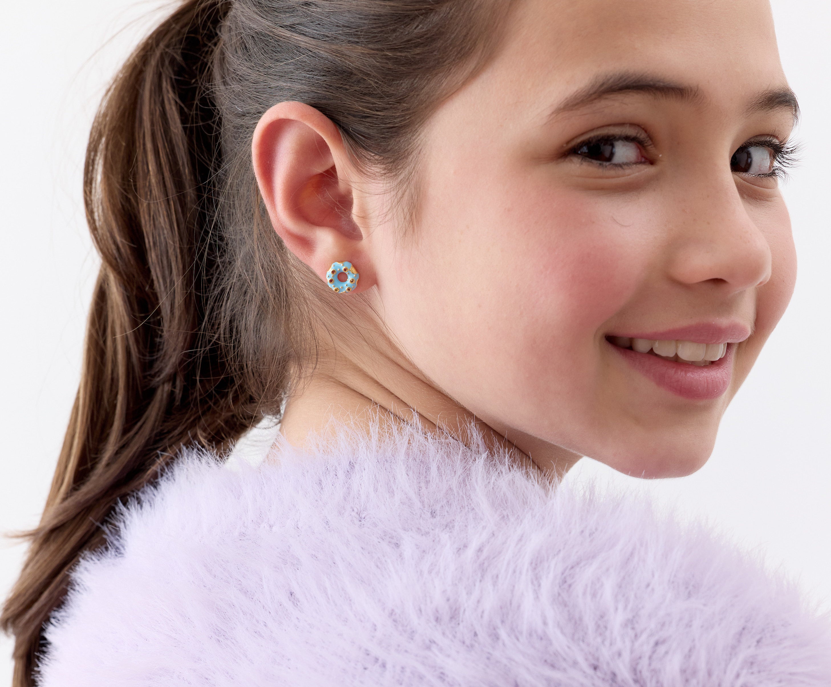 Guía para el Cuidado de las Joyas Infantiles: Cómo Mantenerlas Brillantes y Seguras