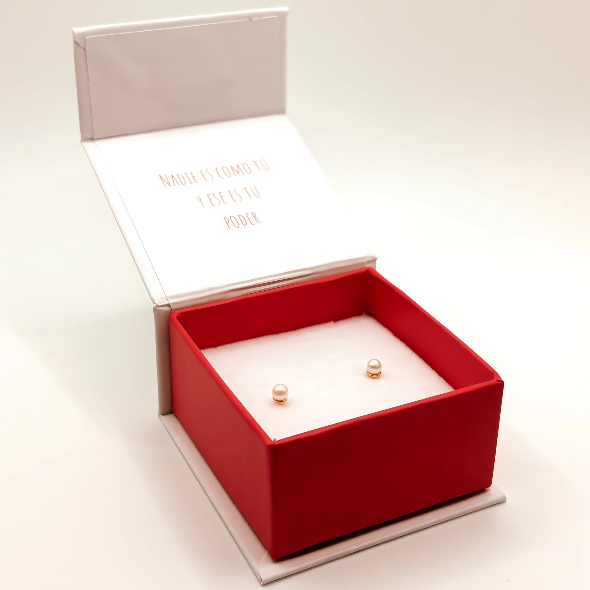Aros de Perla Cultivada de 3mm y 4mm de Plata 925 enchapados en Oro 18k