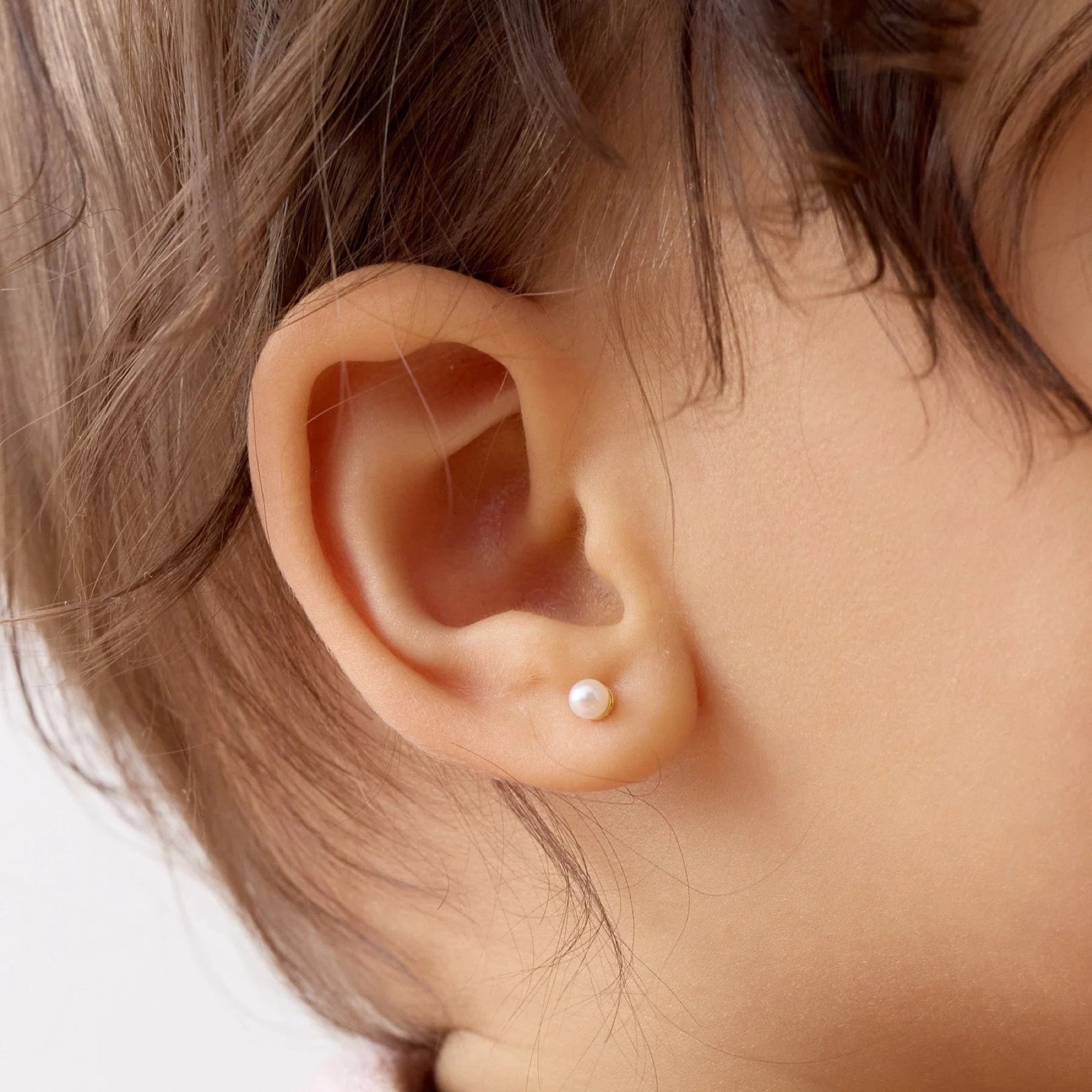 Aros de Perla Cultivada de 3mm y 4mm de Plata 925 enchapados en Oro 18k
