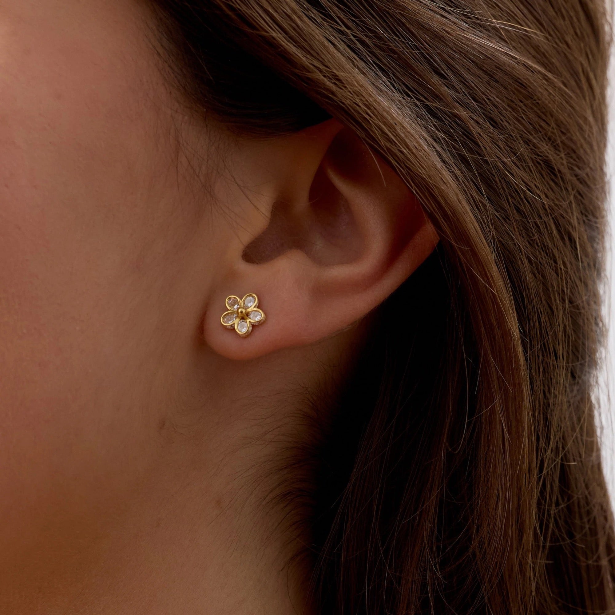 Aros de Flor de 8 mm con Circones de Plata 925 enchapados en Oro 18k