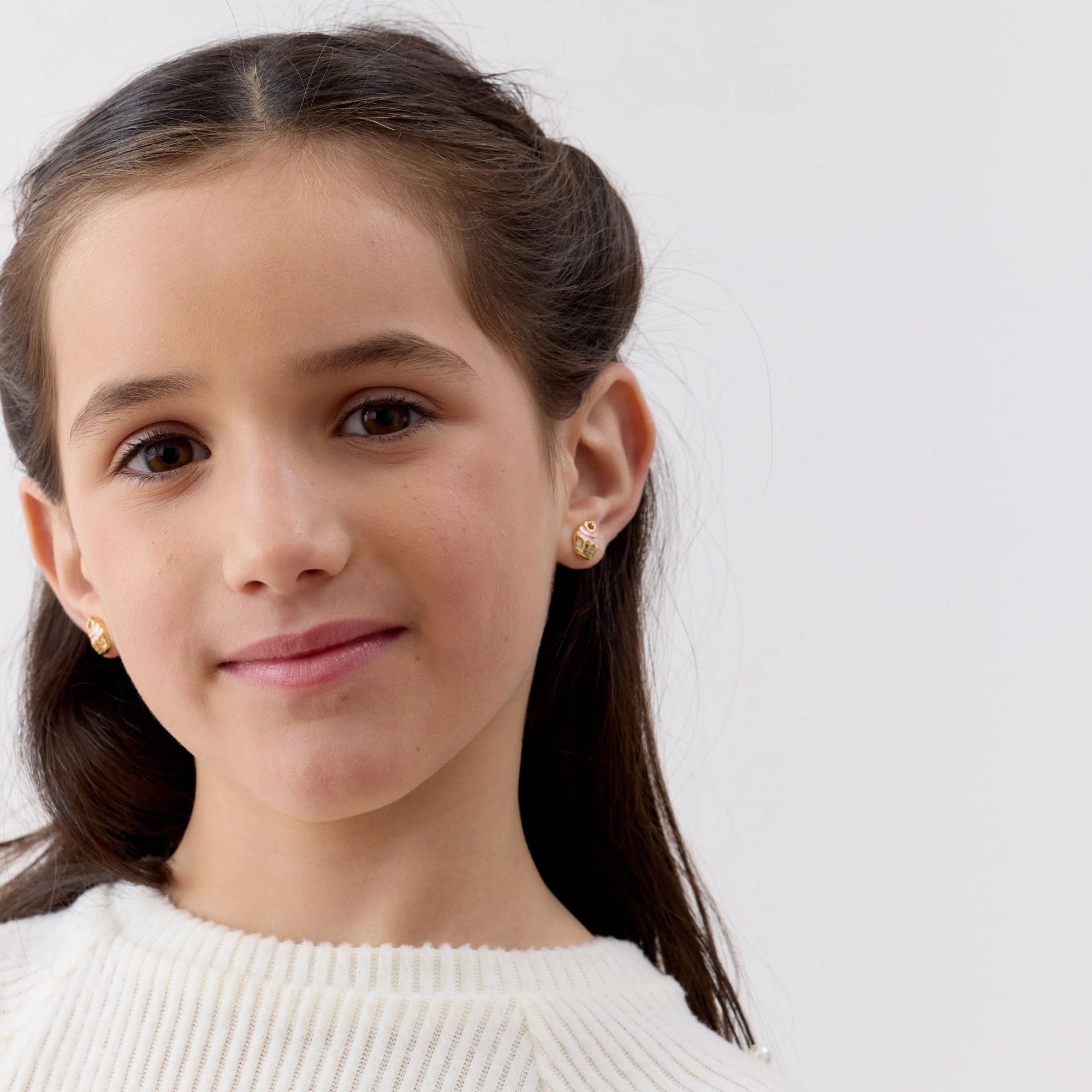 Aro de Cupcake con Esmalte y Circones de Plata 925 enchapados en Oro 18k