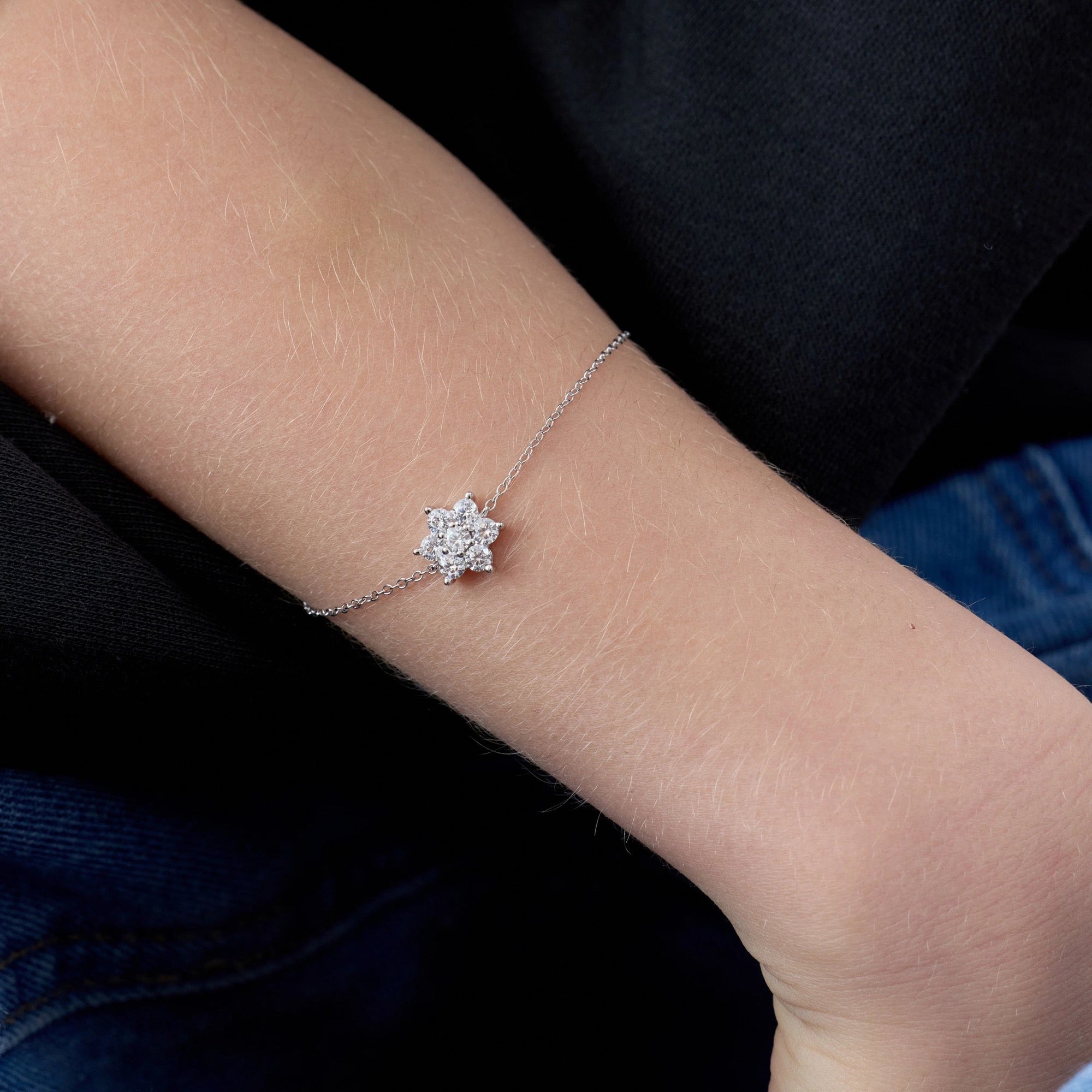 Pulsera con Flor de Circones de Plata 925