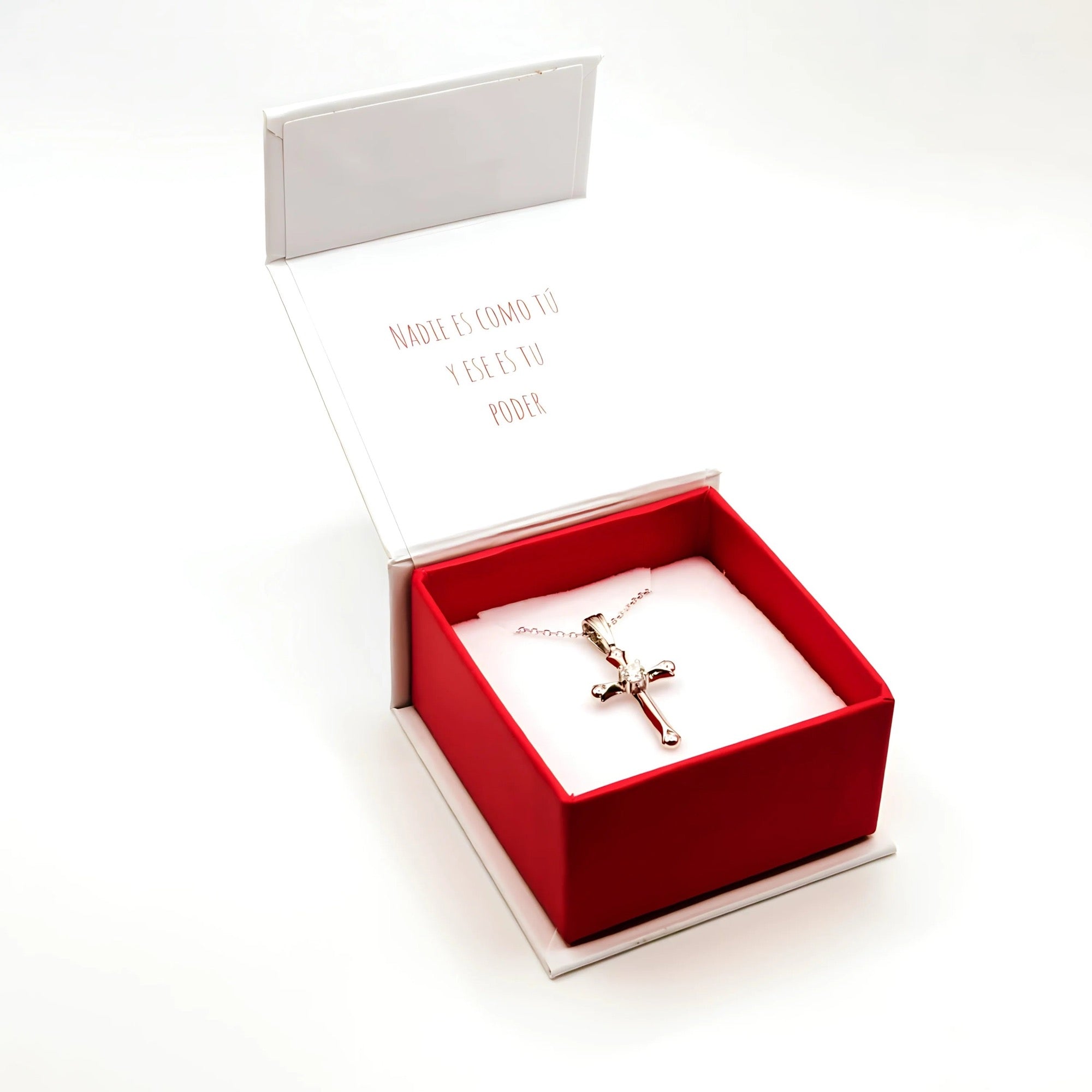 Collar Religioso con una Cruz de 20mm con un Circón de Plata 925