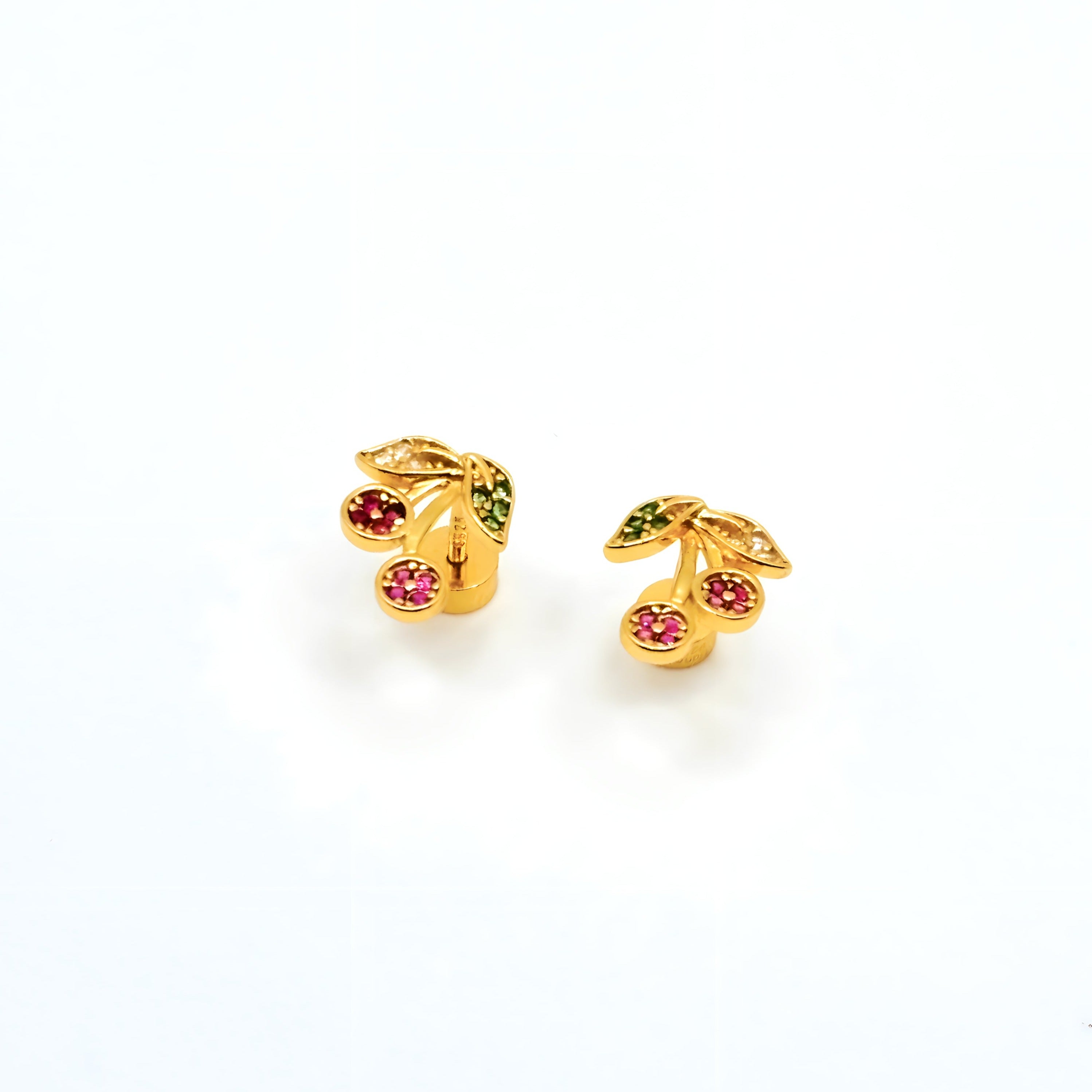 aritos de cereza hipoalergenicos en plata 925 con baño de oro 18k