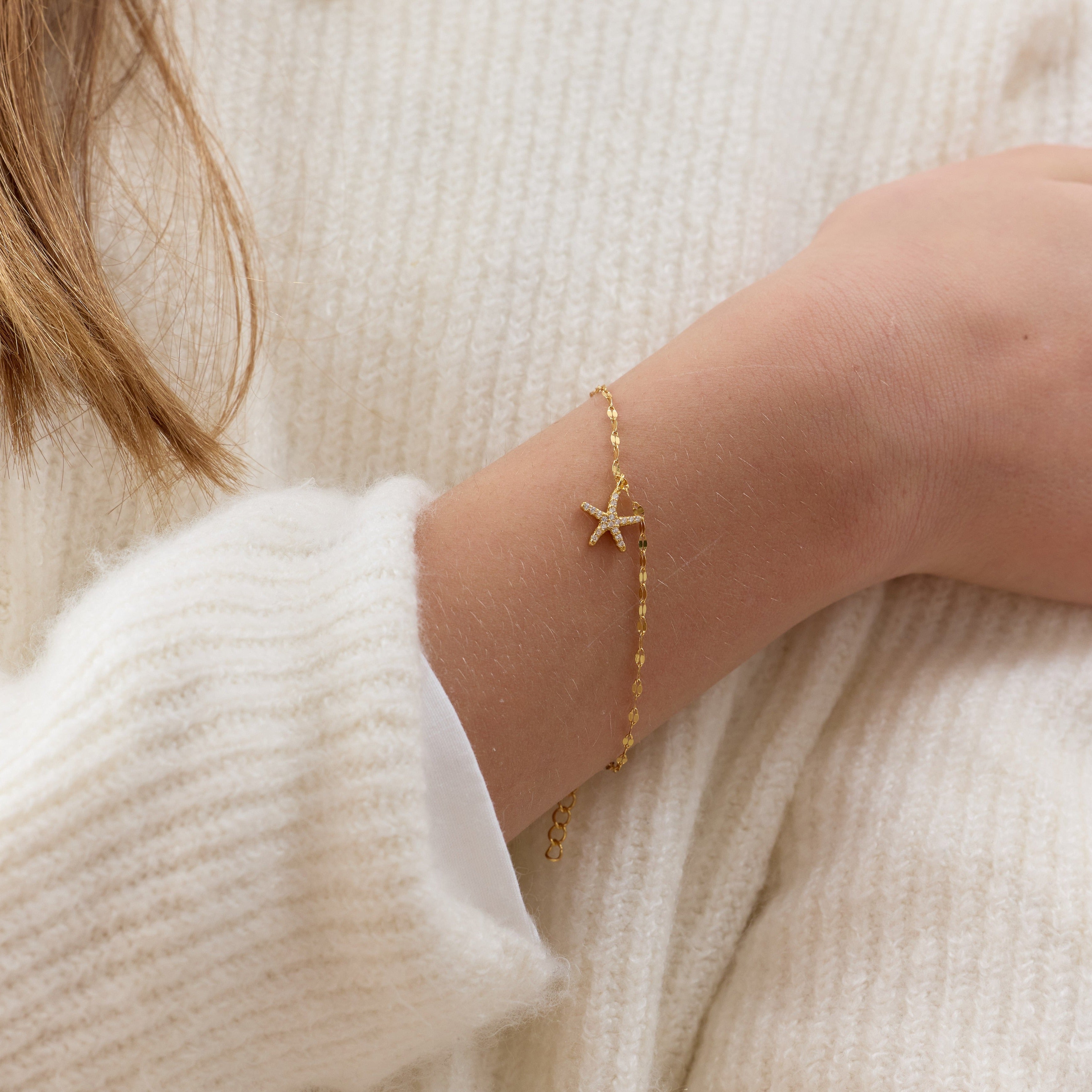 Pulsera con una Estrella de Mar con Circones de Plata 925 enchapada en Oro de 18k