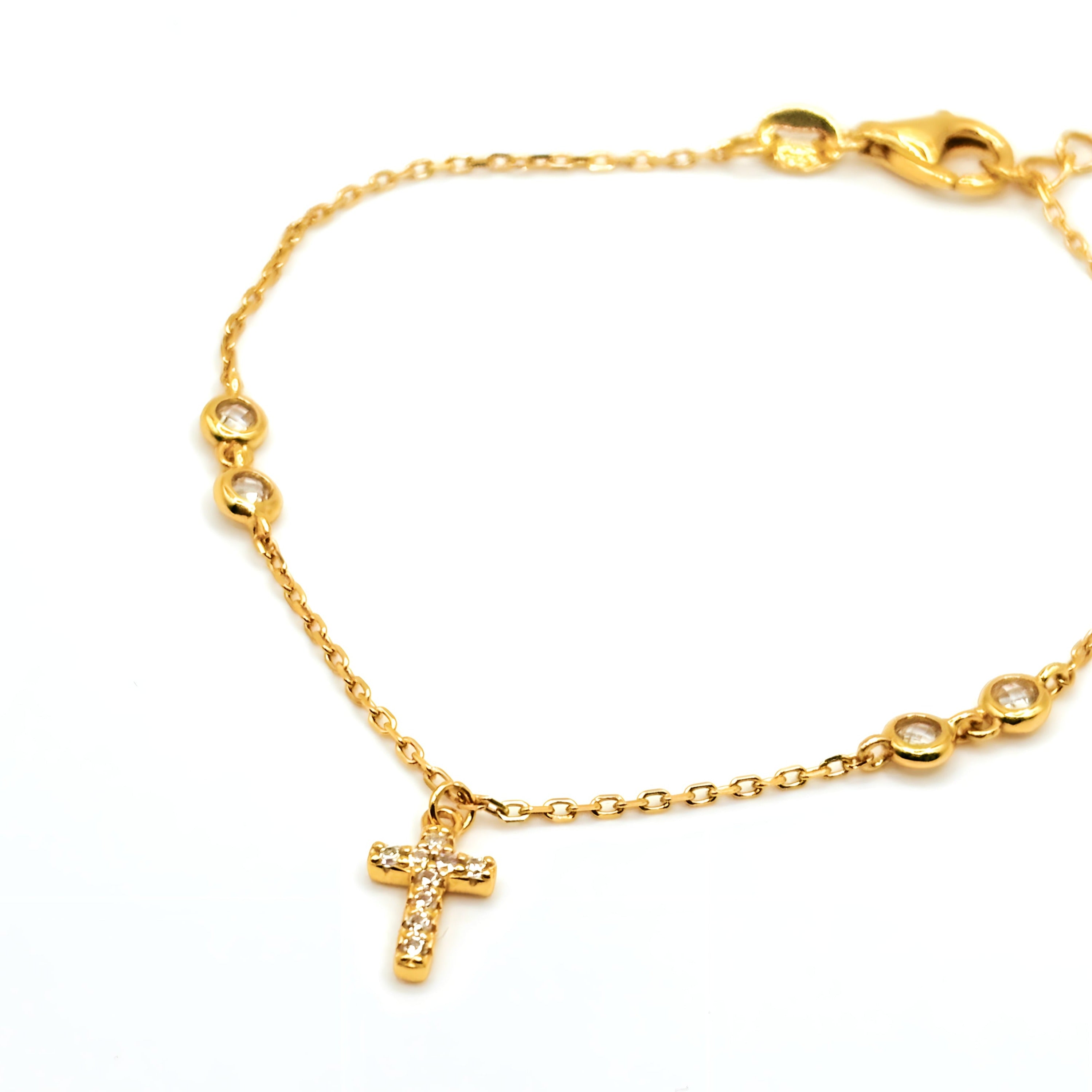 Pulsera con una Cruz y Circones de Plata 925 enchapada en Oro de 18k