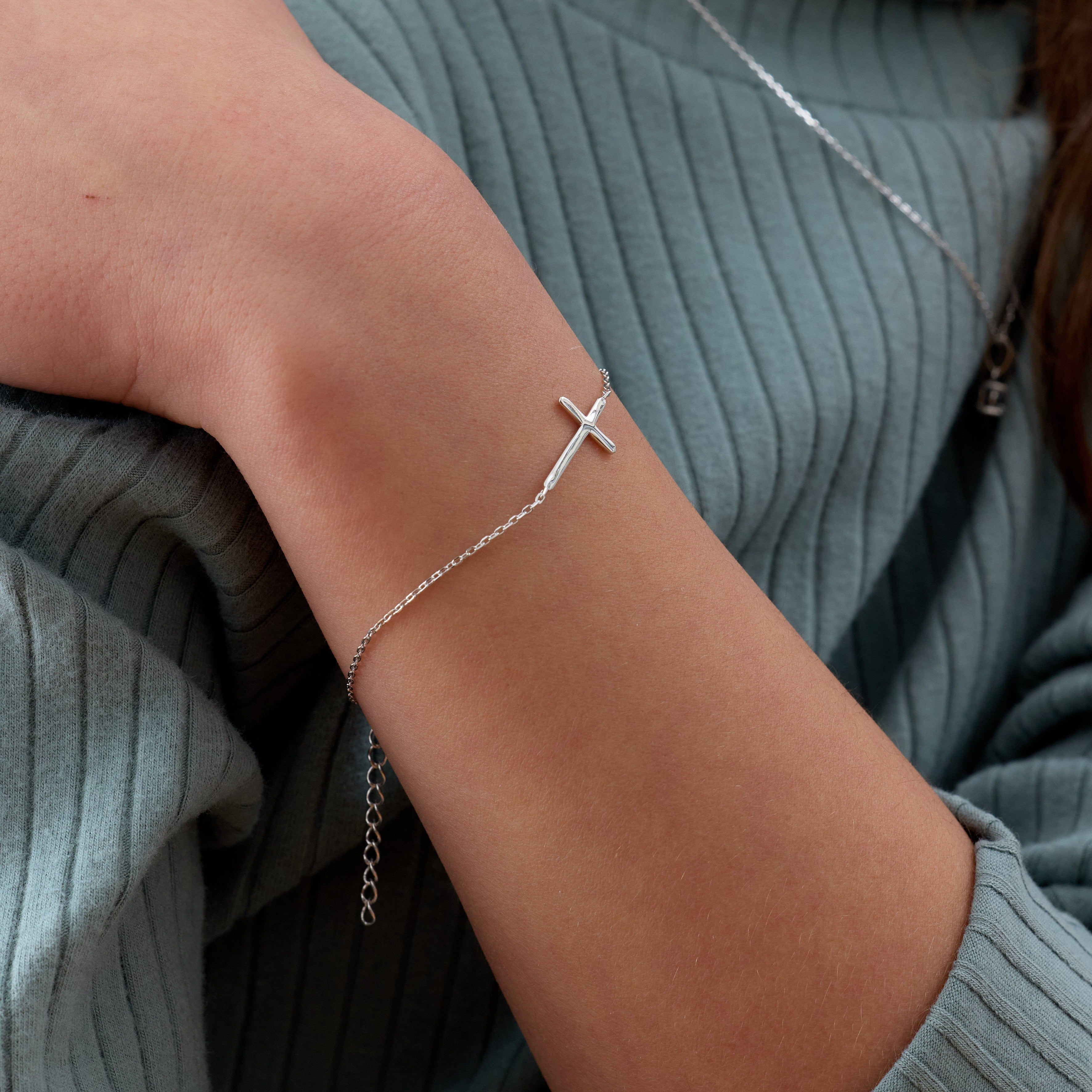 Pulsera con una Cruz de Plata 925